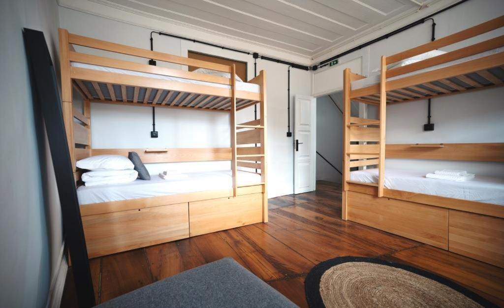 Inn Door 21 - Hostel & Suite Braganca Luaran gambar